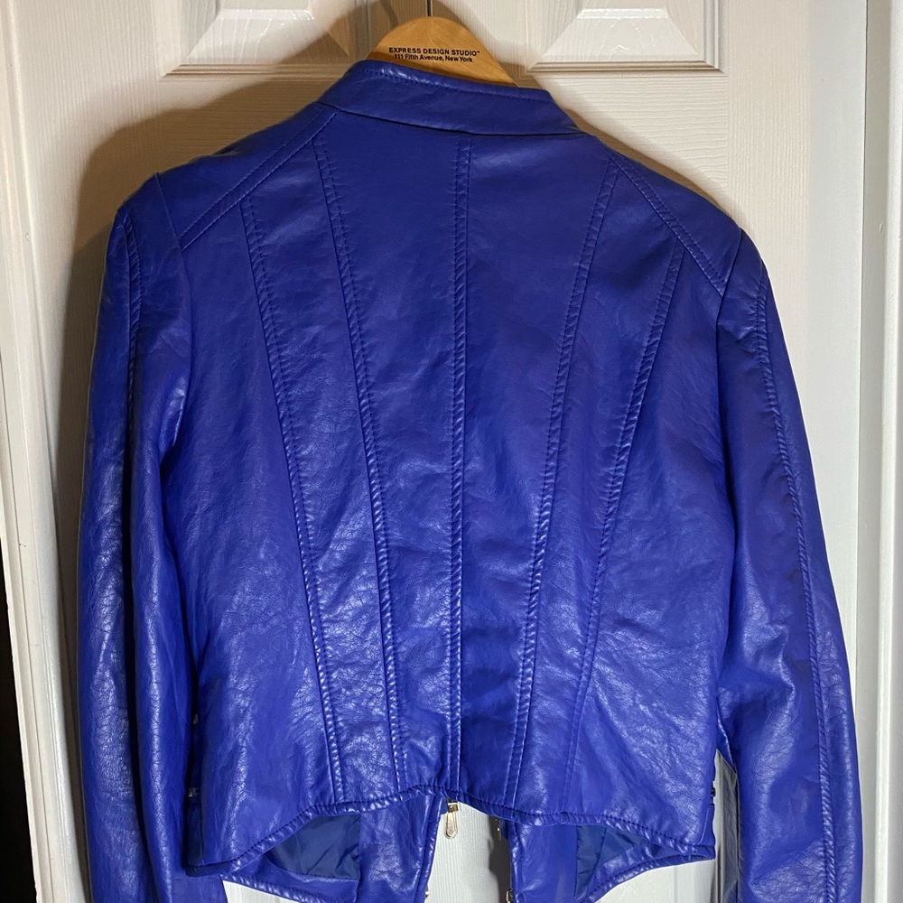 Jacket - Picture 4 of 4